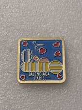 Pin’s Balenciaga Paris