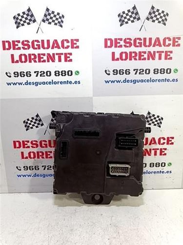 284b13324r boite fusibles - boite,