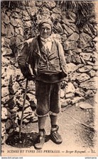 26609 cpa 64 Types des Pyrénées - Berger Espagnol