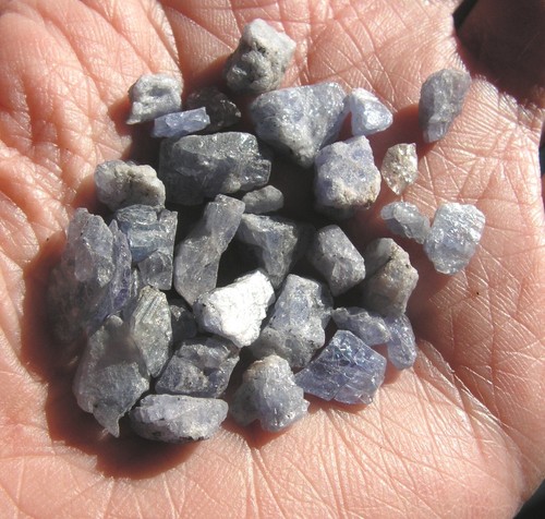 Tanzanite brute rough - -,