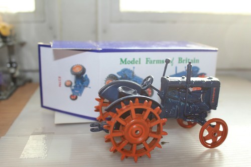 Tracteur fordson white metal - white,