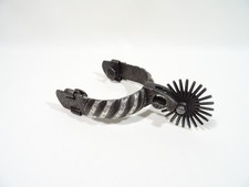 ANCIEN EPERON EN FER FORGE