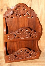 Porte courriers lettres en bois sculpture florale artisanal
