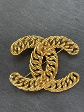 Broche vintage Chanel logo 