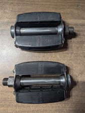 Paire de pédales vélo ancien vintage caoutchouc noir LYOTARD