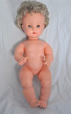 Ancienne poupée au regard