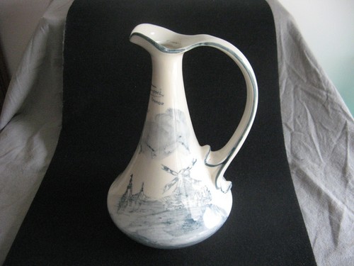 Très belle carafe - , faïence