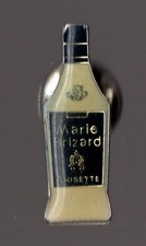 pin's Marie Brizard Anisette (époxy fond beige)