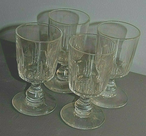 Anciens verres vin - 4, blanc