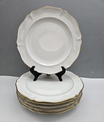 Six assiettes plates - , en