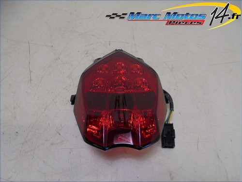 Feu arriere triumph 765 street - feu,