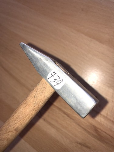 N°737 outillage outils