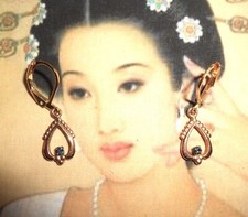 Boucles dormeuses anciennes