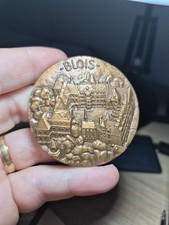 #85-M12 ~ Médaille Château