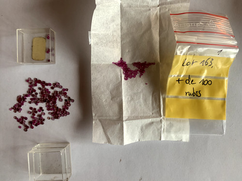 Lot 300 rubis - lot,