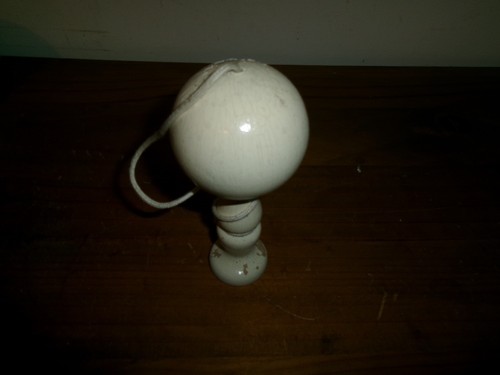 Jouet ancien bilboquet en - jouet:,