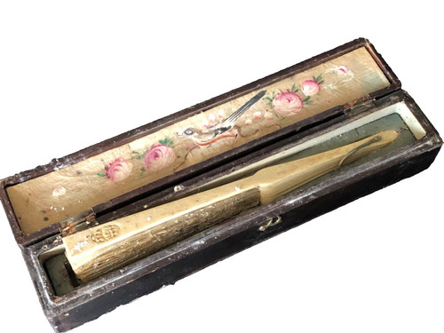Ancien éventail dans boite - ancien,