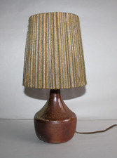 Petite lampe en grès signée