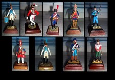 LOT 9 SOLDATS DE PLOMB