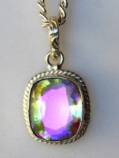 Topaze "Mystic" de 18,85 ct - Certificat AGI - Pendentif Argent 925 + Chaîne