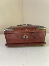 Beau coffret bijoux ancien en cuir intérieur capitonné XIX