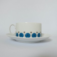 tasse  en porcelaine  années