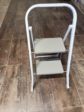 Escabeau Marche pied 2 marches en acier 150 kg