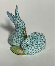 Figurine porcelaine verte