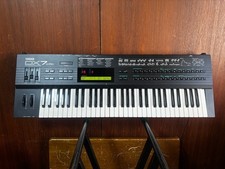 Yamaha DX7II-FD synthé numérique vintage avec flight case batterie neuve et...