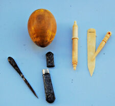 Lot d'anciens nécessaires à