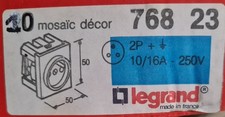 Legrand MOSAIC 768 23 - Prise