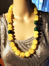 Collier de créateur Ambre jaune et jade vert neuf 73 cm en ambre bijou femme