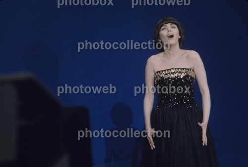 Mireille mathieu exclusive - -,