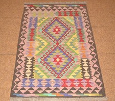 Tapis Kilim Oriental Tissé À