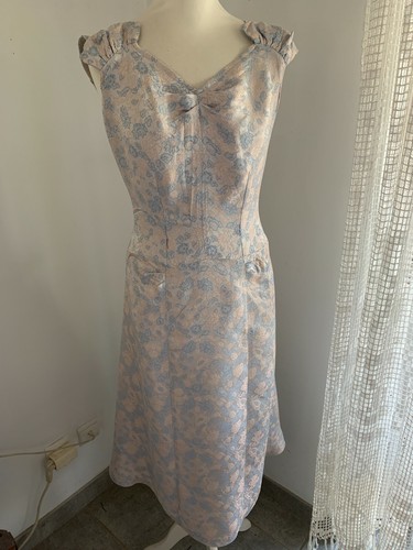 Ancienne robe satin - en, broché