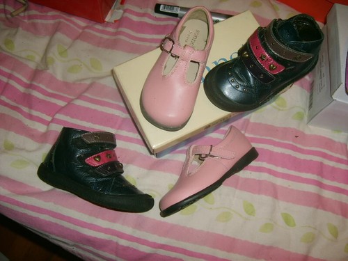 Lot chaussures cuir fille - 22,