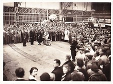 Rare photo originale aviation Maryse Bastié - remise trophée - 1930's - 24x18