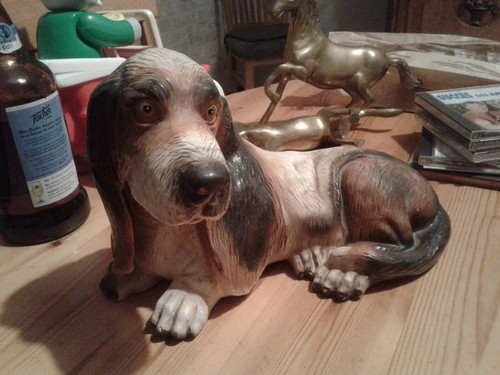 Basset hound figurine terre - basset,