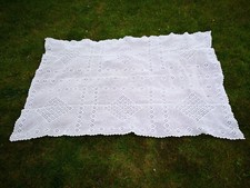 Ancien jeté lit (2)/ canapé / table en crochet fait main 180x120