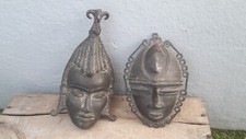 Lot de 2 masques de type YOHOURE en bronze