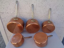 Ensemble de casseroles en cuivre vintage avec poignées en laiton