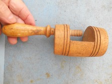 casse noix a vis en bois tonneau authentique ancien