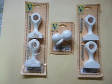 Ensemble de 4 supports de barre de rideaux + boule de finition bois blanc d . 20