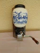 ANCIEN MOULIN A CAFE MURAL - TREMIE EN FAÏENCE " MOULIN BLEU " SUR SOCLE EN BOIS