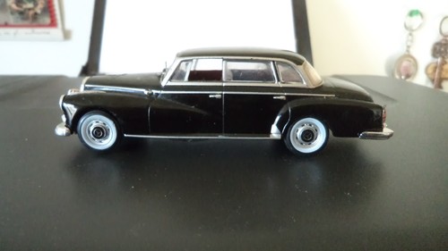 Miniature mercedes 300 - miniature,