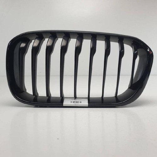 7371685 grille gauche capot