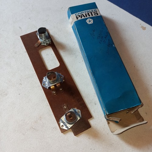 Platine porte ampoule neuve - platine,