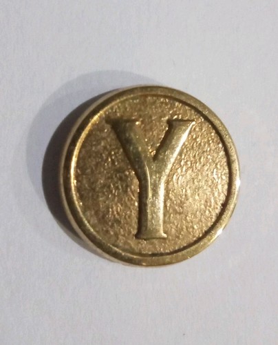 Pin yves saint laurent - y,