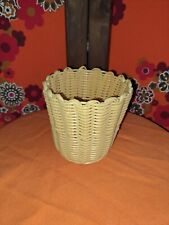 Vintage ancien CACHE POT  en FIL SCOUBIDOU Jaune Ø intérieur 12 cm H : 13,5 cm