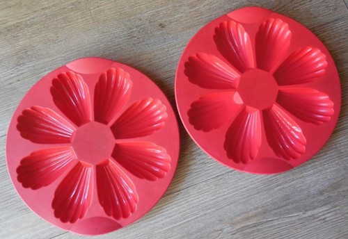 Tupperware 2 moules à - ,